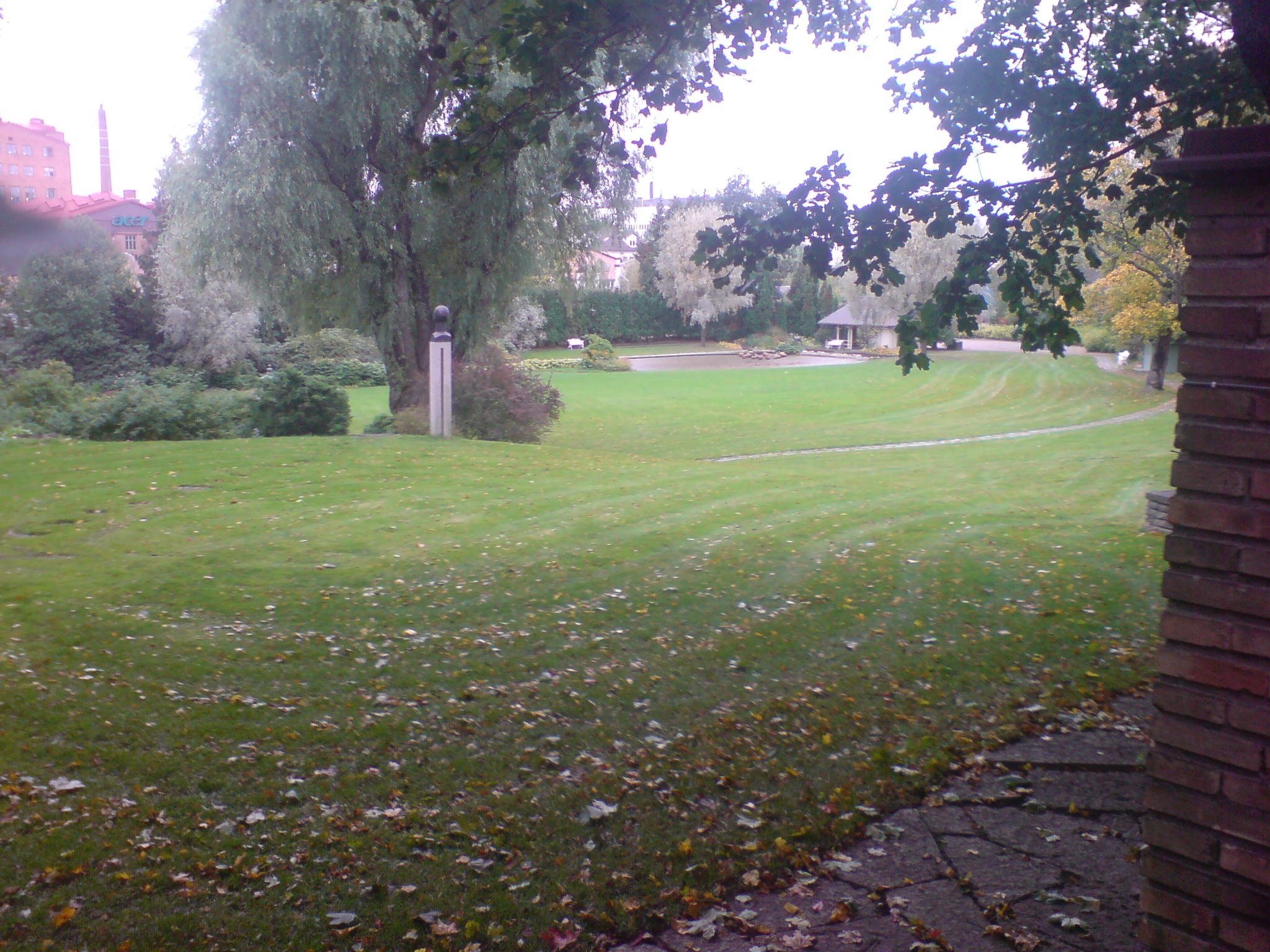 En vy ver Marabou-parken och Sven Hermelins plaskdamm, som r ett utflyktsml fr barnfamiljer.